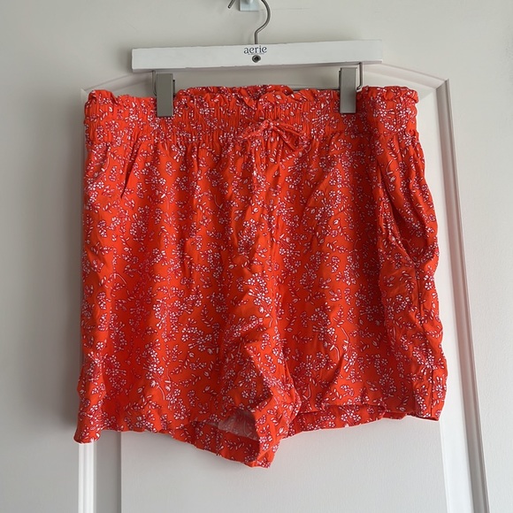 Loft floral shorts! - Picture 2 of 6